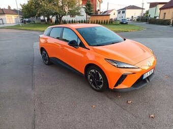 Mg4 Comfort elektro auto baterie 64kwh NEHAVAROVANÉ