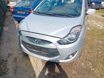 Hyundai IX20 stříbrná metalíza RAH náhradní díly - 1