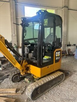 Minibagr caterpillar 301,8
