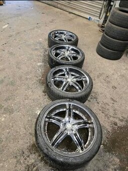Prodám alu kola 22" na Chrysler C300 včetně pneu
