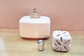 Elegantní keramická katalytická lampa – bílá, nepoškozená