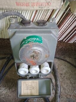 Motor s prevodovkou