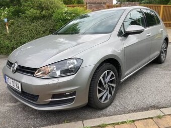 GOLF,2.0TDI,2015,110KW,13xTKM,VÝHŘEV,DIGI,NAVI,PARKASIST,TZ