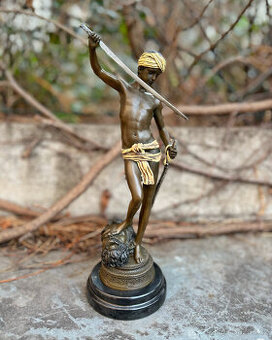 Austria bronz soška figurka Vítězství Davida nad Goliášem ře