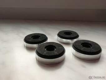 Prodám 4 nožičky k přístroji 41.1cm - 1