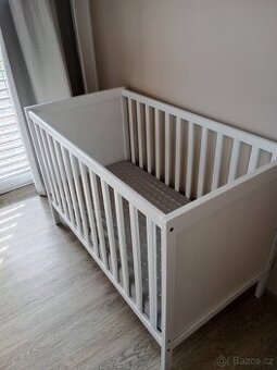 Dětská postýlka Sundvik IKEA + matrace