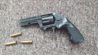 ME38 Magnum 4.5D + plnič nábojů+ 3 ks nábojů