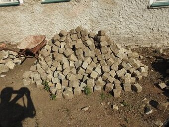 Prodám žulové kostky 8-11 cm