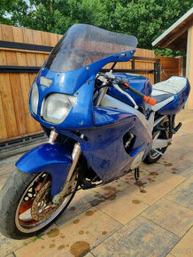 Yamaha FZR600R - díly