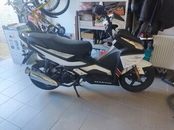 Skútr maxon 125 - 1