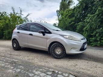 Prodám ford fiesta r.v.2009
