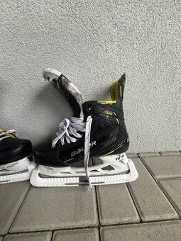 Brusle Bauer supreme M4 vel.7 fit1
