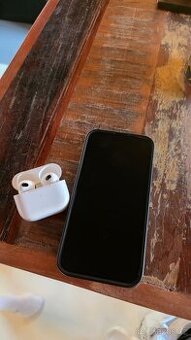 iPhone 15 Pro max+ AirPods+ kryt QuadLock+ ochranné sklo