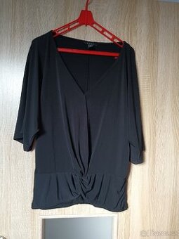 Halenka s tříčtvrteční rukávy. Značka Amisu