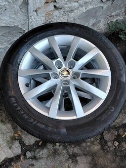 Prodám orientální ALU Škoda Scala/Kamiq R16 a letní pneu