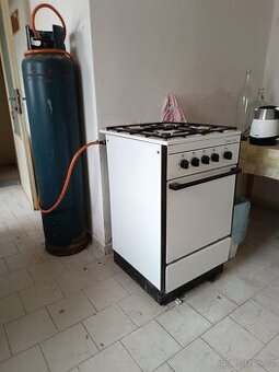 Sporák MORA + 2 PB