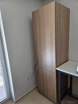 Vestavná lednice s mrazákem