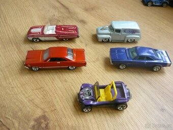 AUTÍČKA HOT WHEELS
