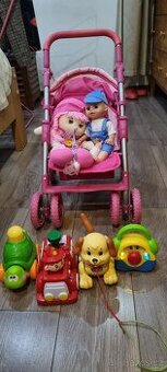 Kočárek s panenkami