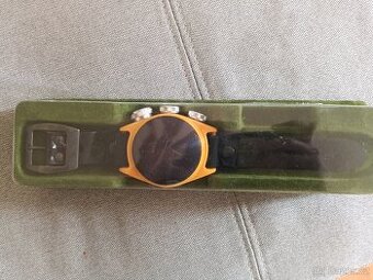 Rádio ve tvaru hodinek