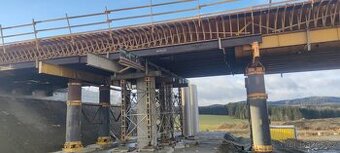 Hledám partu na monolity