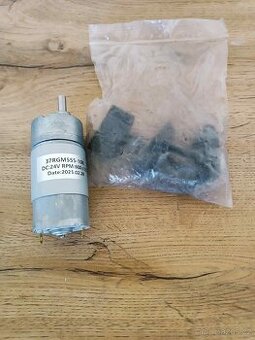 DC převodový motor 37RGM555-10K, 24V, 600 ot./min