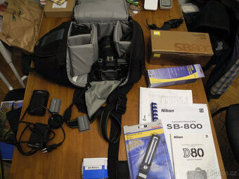 Nikon D80 + objektivy, blesk a příslušenství