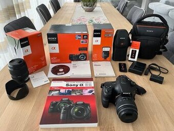 Sony A57 s příslušenstvím