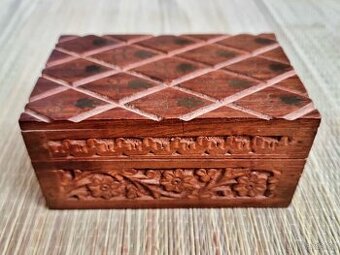 Dřevěná šperkovnice, India