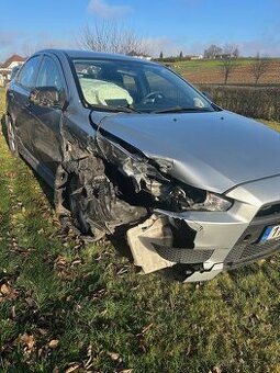 Prodám Mitsubishi Lancer 2011, 1.5i – auto po dopravní