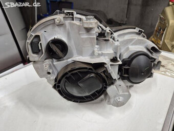 Nove leve predni svetlo mercedes C