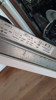 Prodám myčku na nádobí Whirlpool 60cm vestavnou