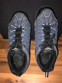 Boty zn.MEMPHIS vel.38,polootevřené vel.39 zn.Umbro