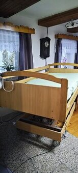 Invalidní elektrická polohovací postel