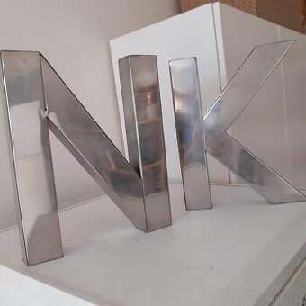 RETRO PÍSMENA  chrom