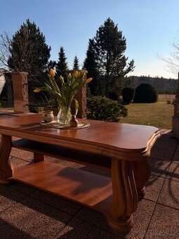 Rustikální konferenční stolek