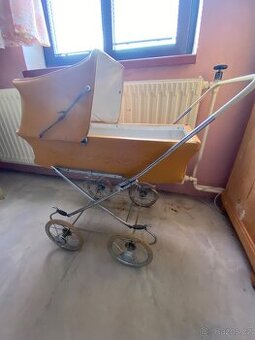Retro kočárek pro panenky