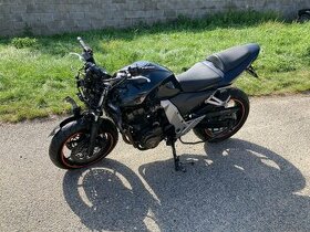 Rozprodam na nahradni dily KAWASAKI Z750 2004-2006