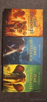 Erin Hunterová - série knih Země odvážných