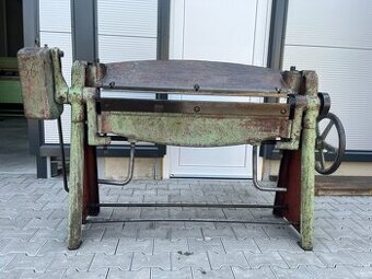 56. Ruční ohýbačka plechů 1000/2 + náhradní lišta