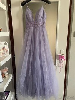 Světle fialové šaty