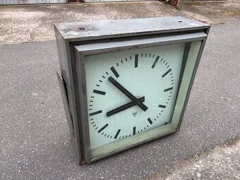 Průmyslové hodiny PRAGOTRON oboustranné