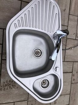 Rohový dřez nerez Franke Mox 651 E + baterie Grohe