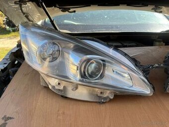 Přavé přední světlo Xenon Peugeot 508