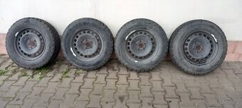 215/65 16 AT