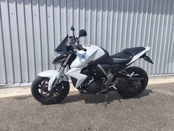 Honda CB 1000 R (2009) krásný stav, MIVV Titanium