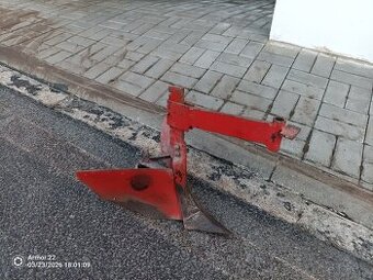 Ptodam hrobkovací radlici s uchytem