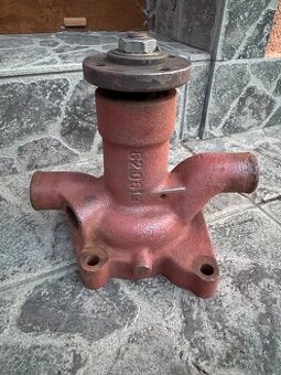 Vodní pumpa, čerpadlo asi na traktor