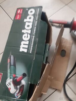 Úhlová bruska Metabo