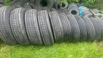 Pneu 295 80 R22,5